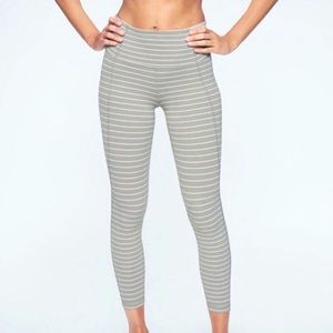 ATHLETA STRIPED SALUTATION 7/8 TIGHT SIZE SMALL
